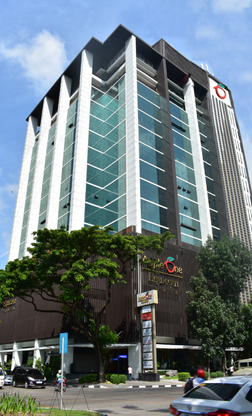 AppleOne Equicom Tower Gallery 01